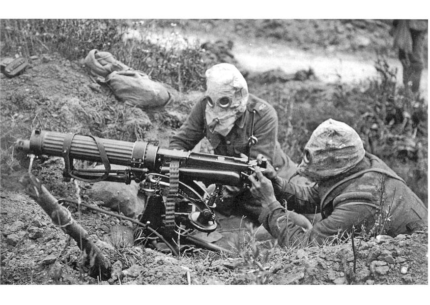 Photo soldats avec machingun et masque A  gaz